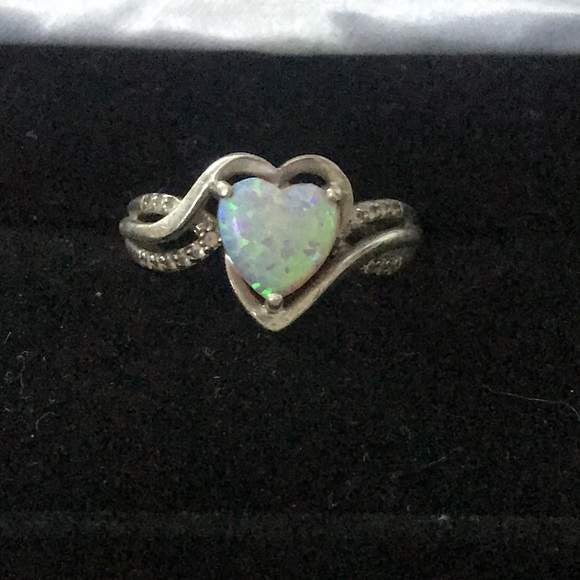 Fire opal diamond heart shape ring - Picture 3 of 3